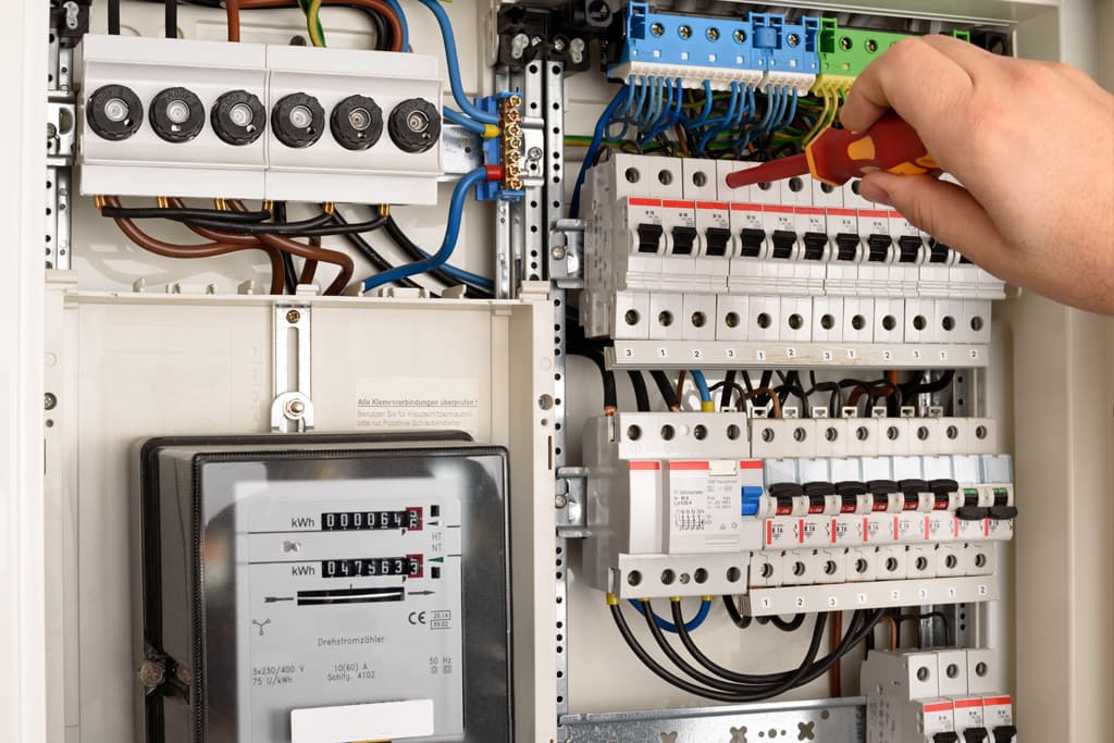 montajes eléctricos en Narón
